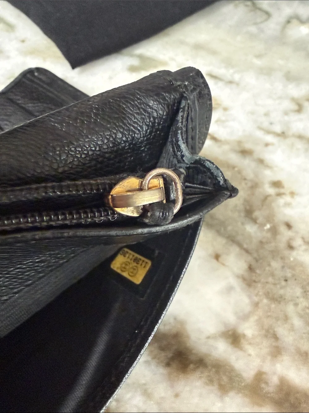 CHANEL Black Caviar Leather Zip-Around Card Holder w/Gold CC Very good condition